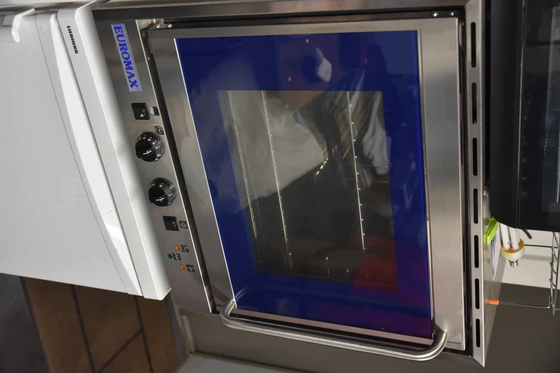 Heteluchtoven thumbnail 1